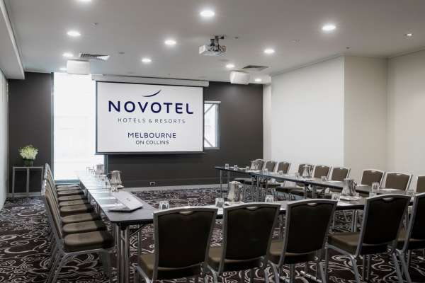 Australia Room 4 U Shape.jpg